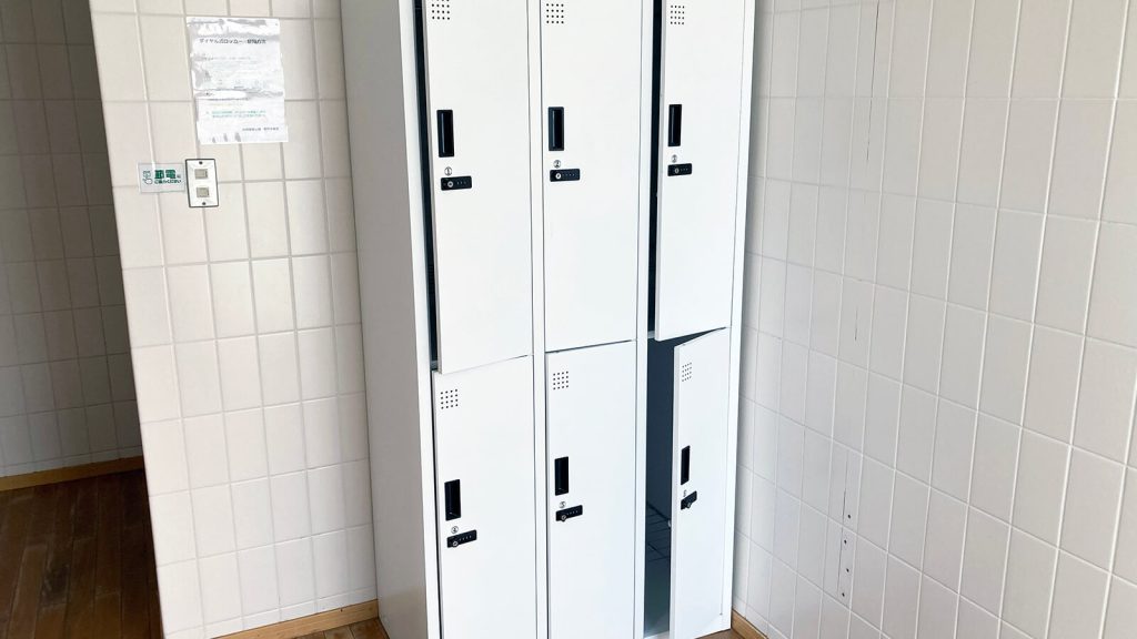 更衣室ロッカー