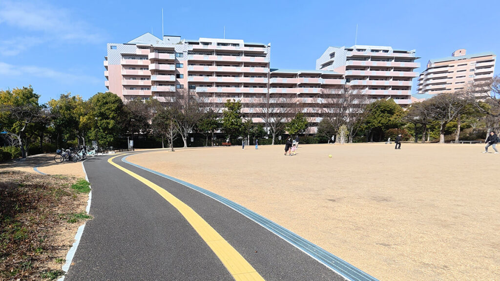 芝生広場西側コース