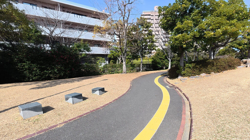 福岡市総合図書館側のジョギング&ウォーキングコース