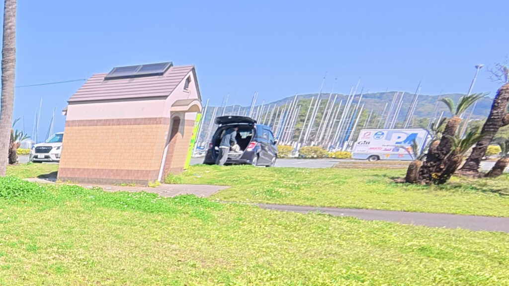 健康遊具側のトイレ