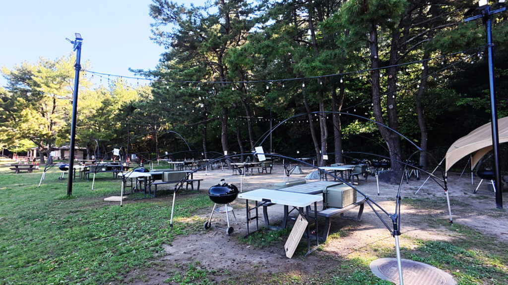小戸公園BBQのフリーサイトとテーブルサイト