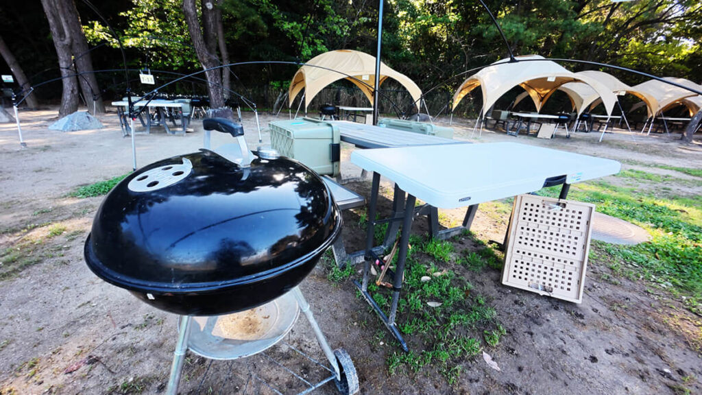 小戸公園BBQのテーブルサイト設備