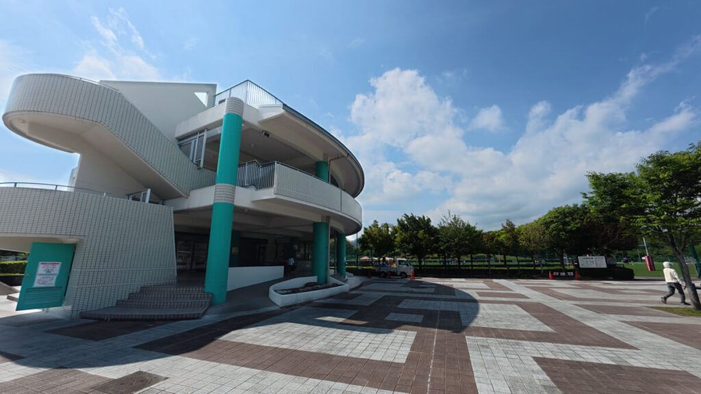 白水大池公園の管理棟外観