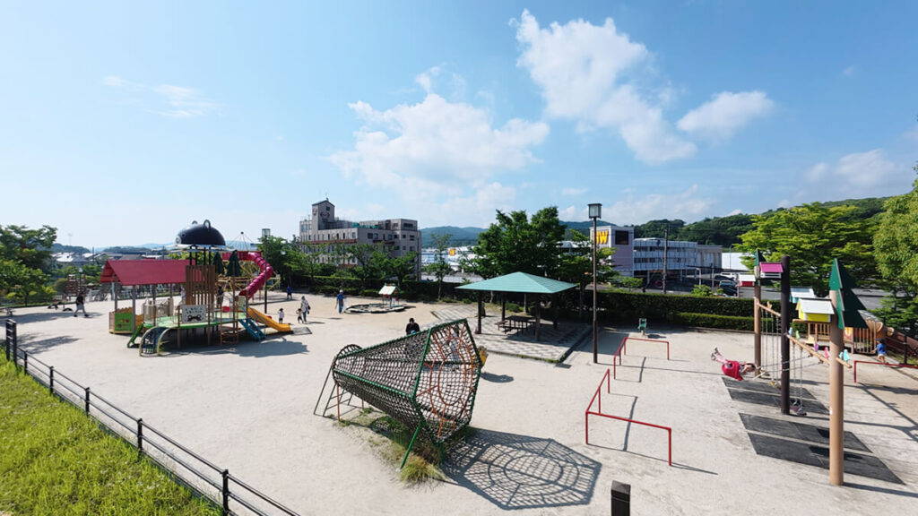 白水大池公園の幼児向け遊具エリア全景